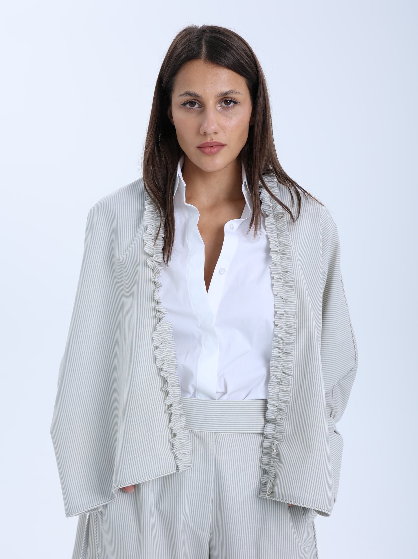 Ville-Marie Frilled Cape