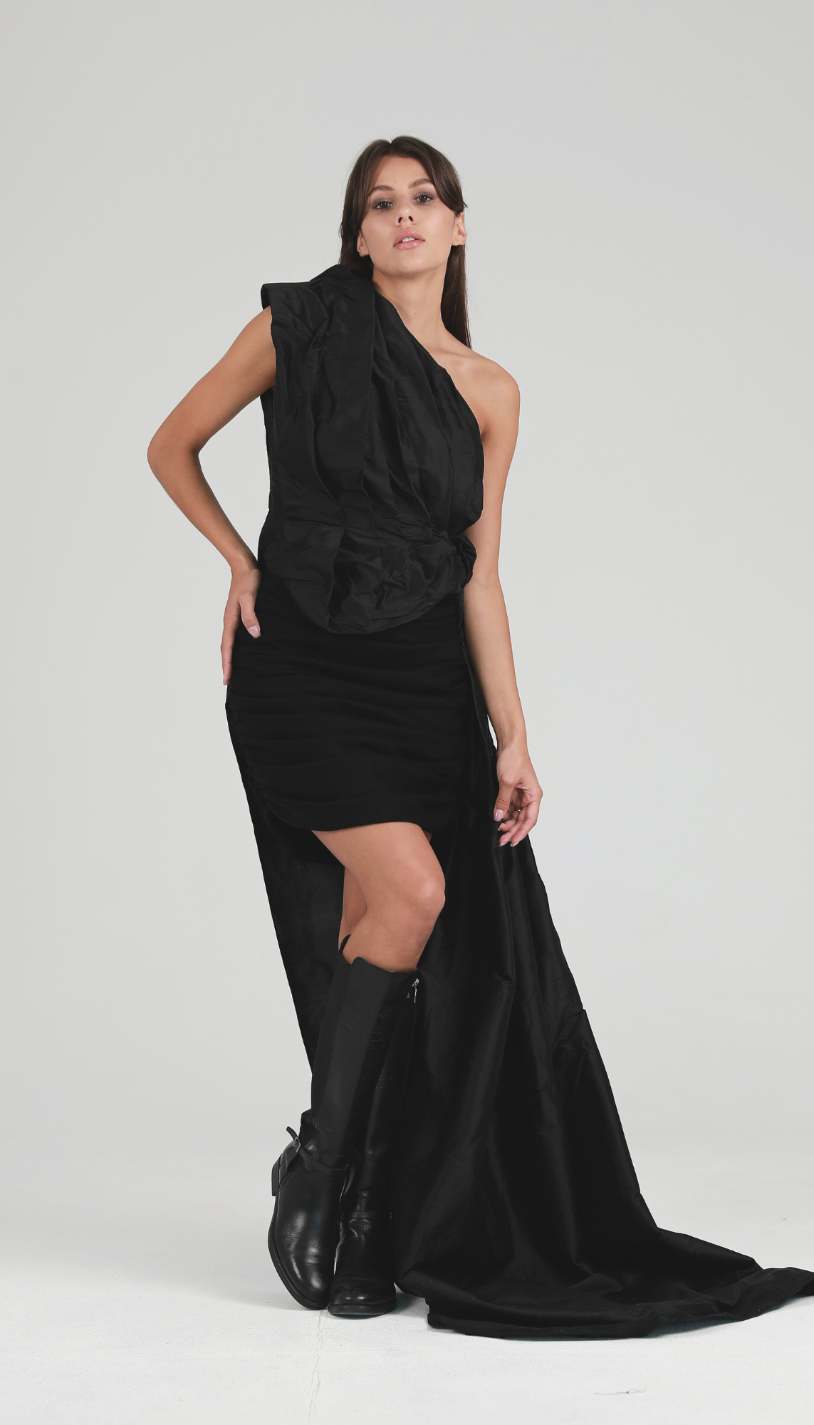 One-Shoulder Side Tail Top - Black